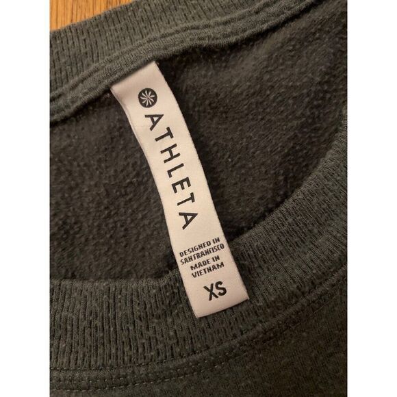 Athleta women's dark grey crew neck pullover with thumb holes sweater size XS - Picture 7 of 8